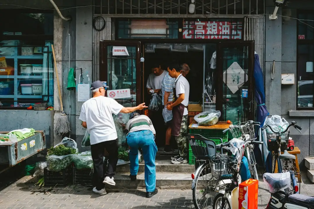 上海华话商贸商行清洁用品采购指南：塑料制品与日用百货搭配方案